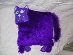 Coussin Chat : Coussin en fausse fourrure. - Taille : 30 cm X 30 cm - 