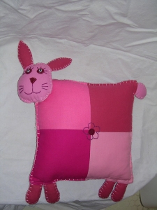 Coussin Lapin : Coussin en patchwork - Taille : 30 cm X 30 cm - 