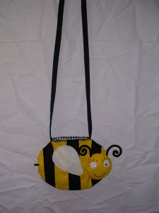 Sac en bandoulière Abeille : Sac en feutrine. - Longueur : 20 cm  - Hauteur : 16 cm - 