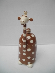 Boite Girafe : Hauteur : 18 cm - Prix : 40 €