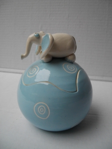 Sucrier Elephant : Hauteur : 15 cm - Prix : 32 €