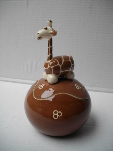 Sucrier Girafe : Hauteur : 15 cm - Prix : 32 €