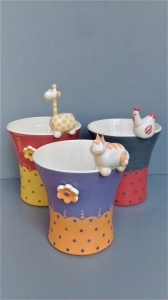 Cache-Pot : Girafe, Poule, Chat - Diamètre : 14 cm - Hauteur : 20 cm - Prix : 40 €