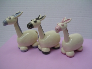 Figurine Ane : Longueur : 6 cm - Hauteur : 4 cm - Prix : 10 €