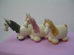 Figurine Cheval : Longueur : 6 cm - Hauteur : 4 cm - Prix : 10 €