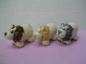 Figurine Lion : Longueur : 6 cm - Hauteur : 4 cm - Prix : 10 €