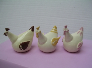 Figurine Poule : Longueur : 6 cm - Hauteur : 4 cm - Prix : 10 €