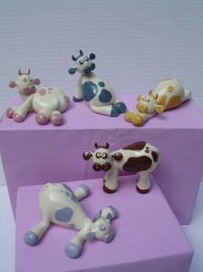 Figurine Vache : Longueur : 8 cm - Hauteur : 8 cm - Prix : 16 €