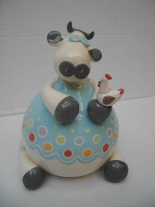 Vache et petite poule : Hauteur : 22 cm - Prix : 60 €