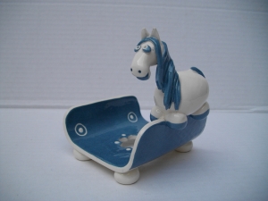 Porte-Savon Cheval : Longueur : 12 cm - Largeur : 10 cm - Prix : 28 €