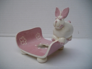 Porte-Savon Lapin : Longueur : 12 cm - Largeur : 10 cm - Prix : 28 €