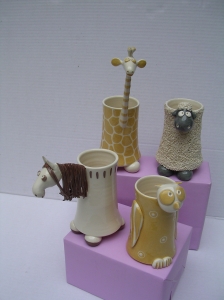 Pot à Brosse à Dents : Girafe, Mouton, Cheval, Chouette - Hauteur : 15 cm - Prix : 28 €