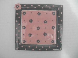 Plat  : Longueur: 20 cm X 20 cm - Prix: 22 €