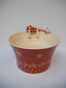 Plat Girafe : Hauteur : 10 cm - Diamètre : 22 cm - Prix : 48 €